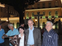 Confraternização: Em primeiro plano os amigos Alzirinha, German e Adelson.