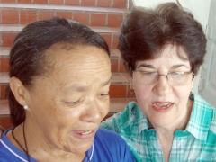 2012: Alzirinha, à direita, em suas atividades na OFS do Valongo