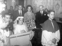 1960: Frei Cosme celebrando o casamento de Catarina e Antônio
